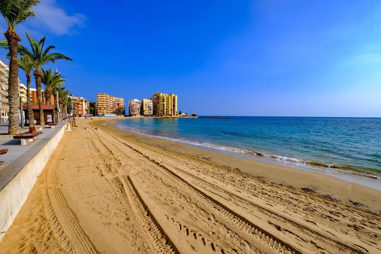 Holiday Suite Fragata Torrevieja Ngoại thất bức ảnh