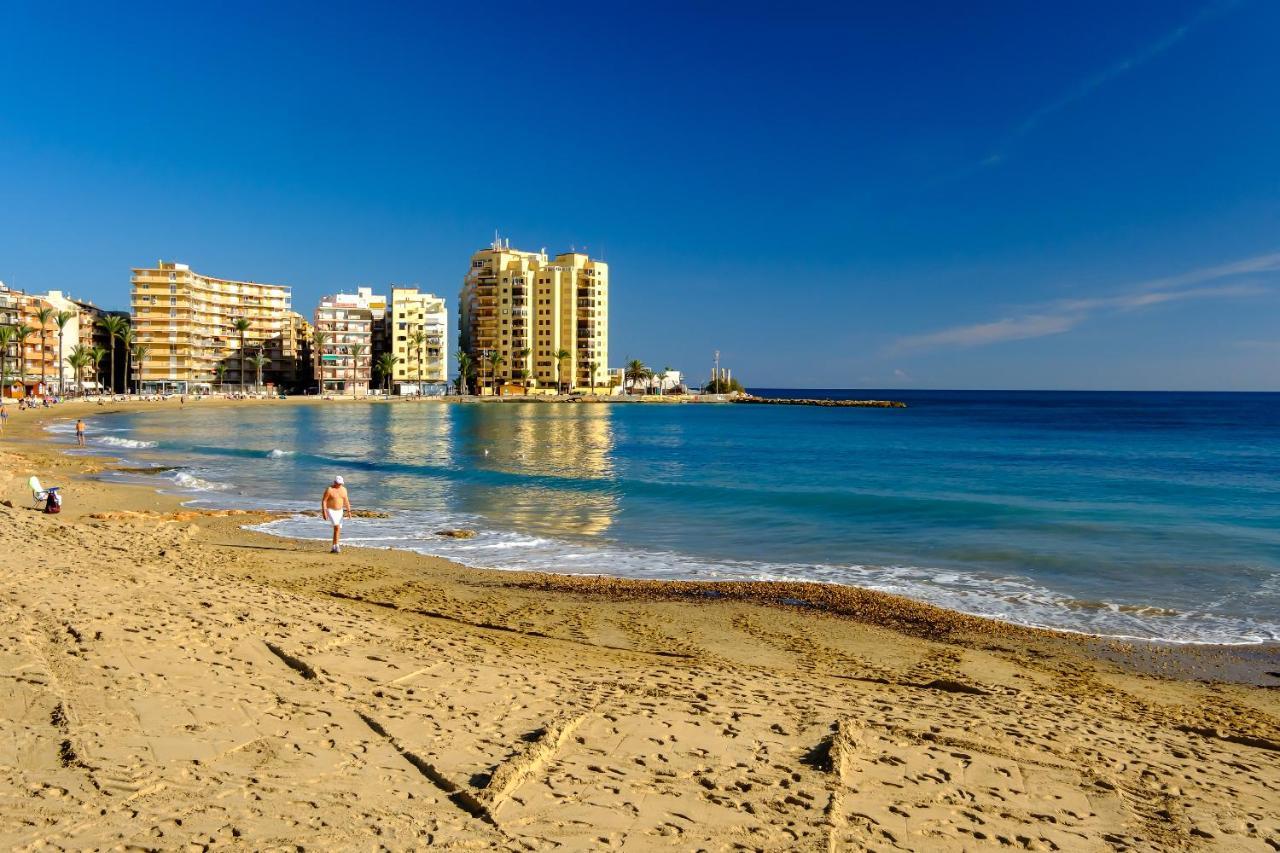 Holiday Suite Fragata Torrevieja Ngoại thất bức ảnh